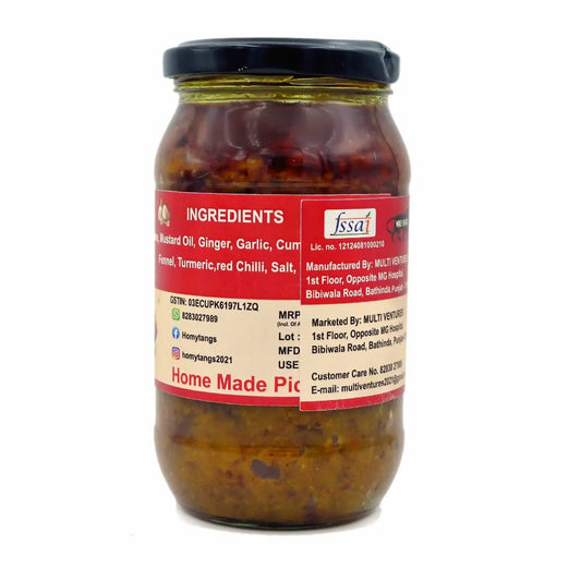 Homytangs Premium Khajoor Dates pickle jar showing golden-brown dates and spicy pickle texture in a 400g glass jar.