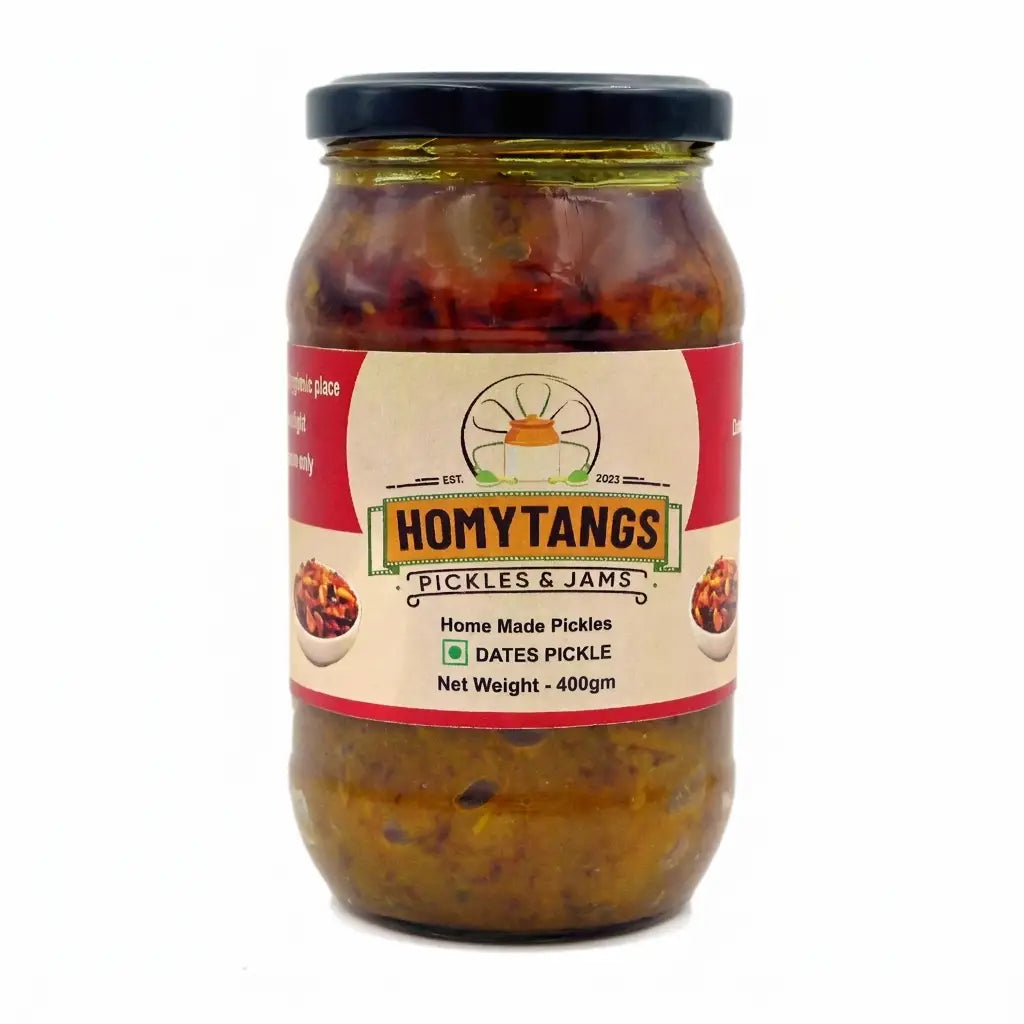 Homytangs Premium Khajoor Dates pickle in 400g jar, featuring glossy dates and flavorful pickle spread.
